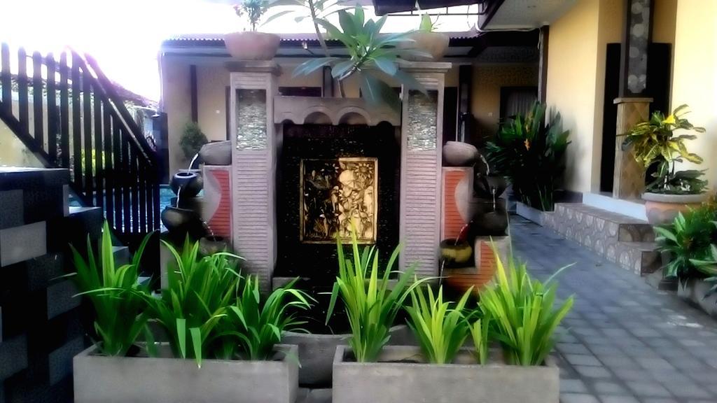 Taxa Uma Hotel Kuta Lombok Kültér fotó